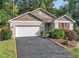 150 Karla Cir, Hendersonville, NC 28739