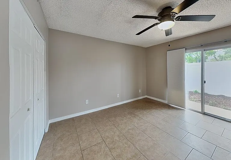111 Hidden Arbor Ct — Photo 12