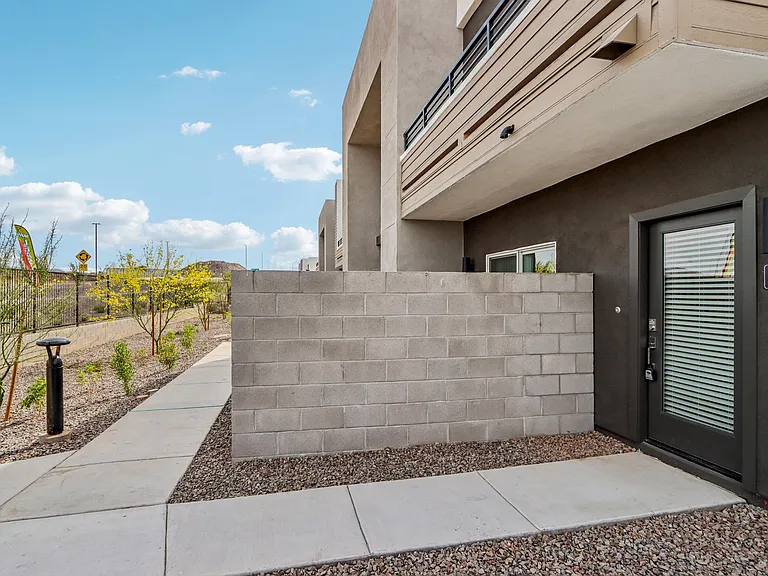 Elevate at Red Mountain Townhomes — Photo 21