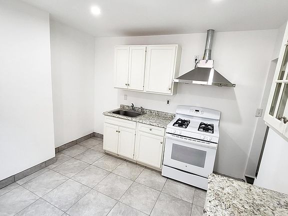 5th image of 199 Lincoln Ave #2