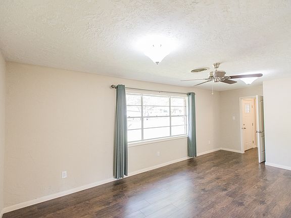4th image of 303 Madeline Dr