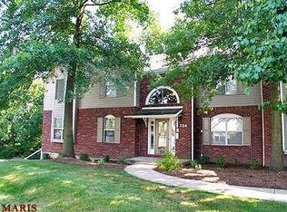 724 Woodside Trails Dr APT 101, Ballwin, MO 63021