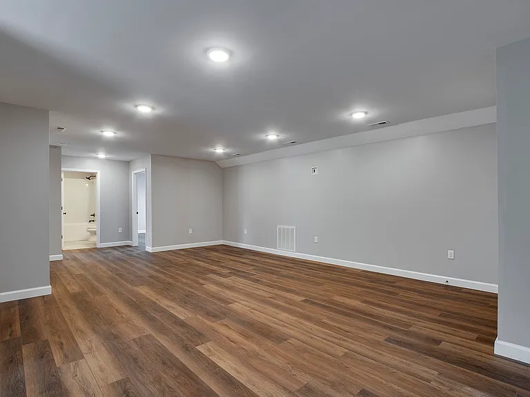 217 Kenneth St — Photo 42