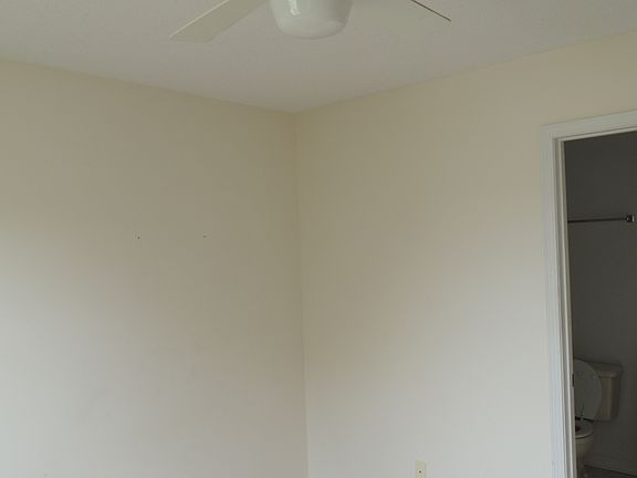 3rd image of 219 Hunter Hills Cir APT 9