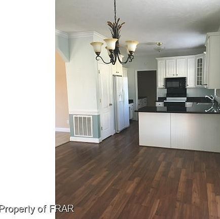 3rd image of 526 Hollins Dr