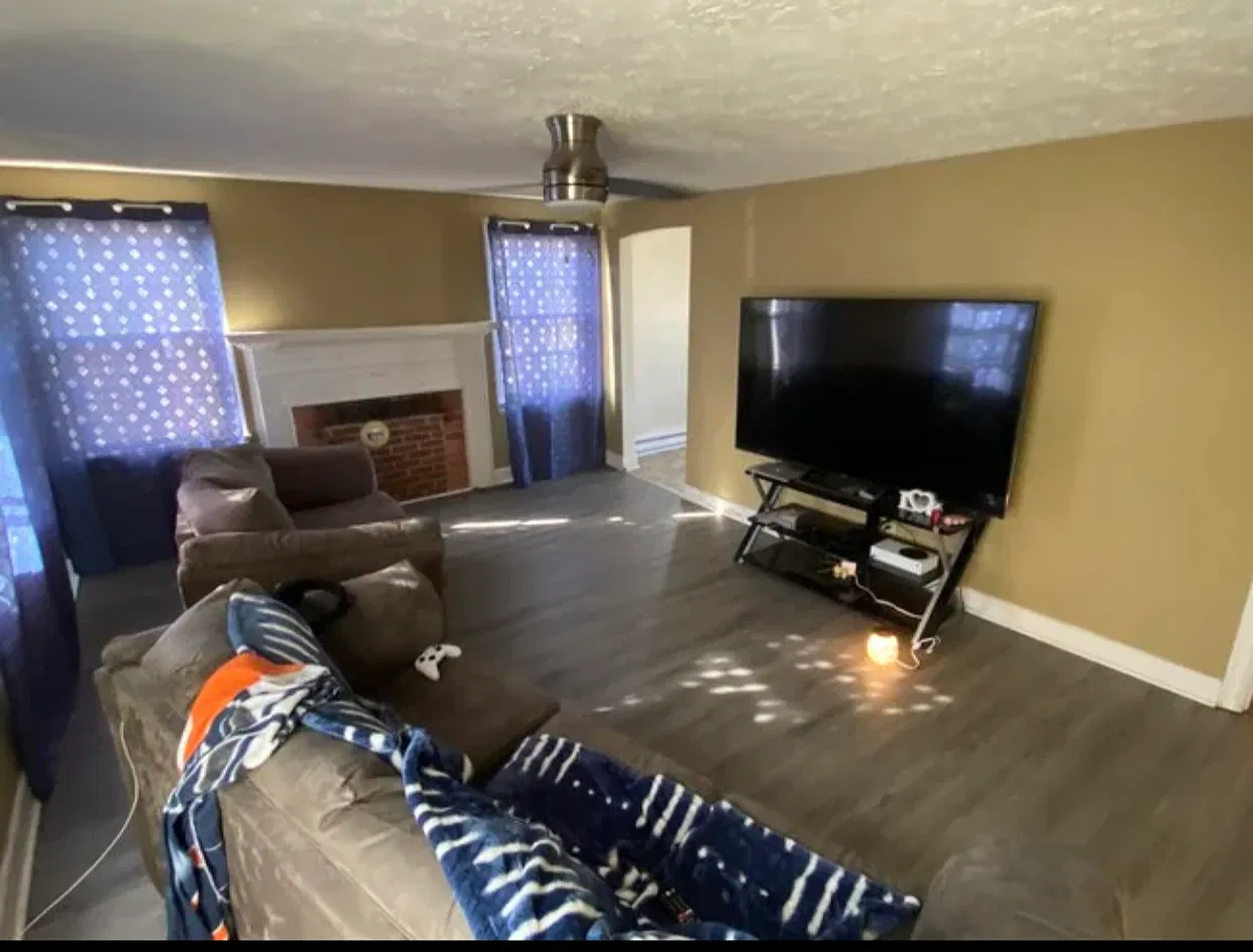 2 bed, 900 sqft, $1,300 — Photo 4