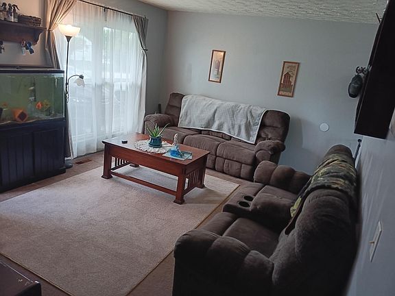 4th image of 1880 Harris Dr