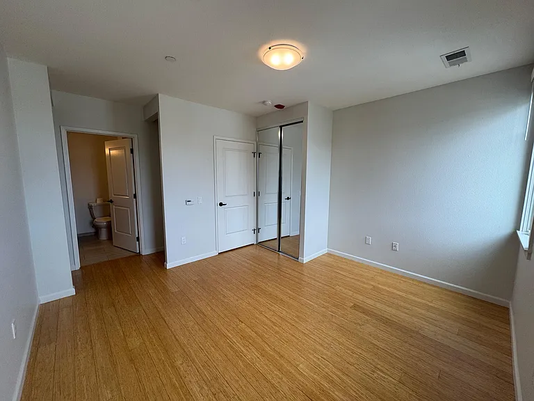 Addison Arts Apartments — Photo 192