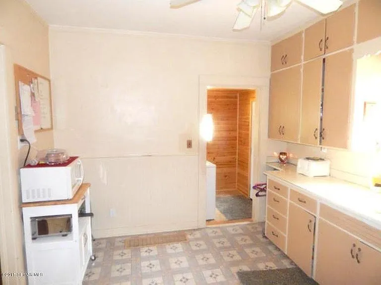 623 Sheridan St — Photo 6