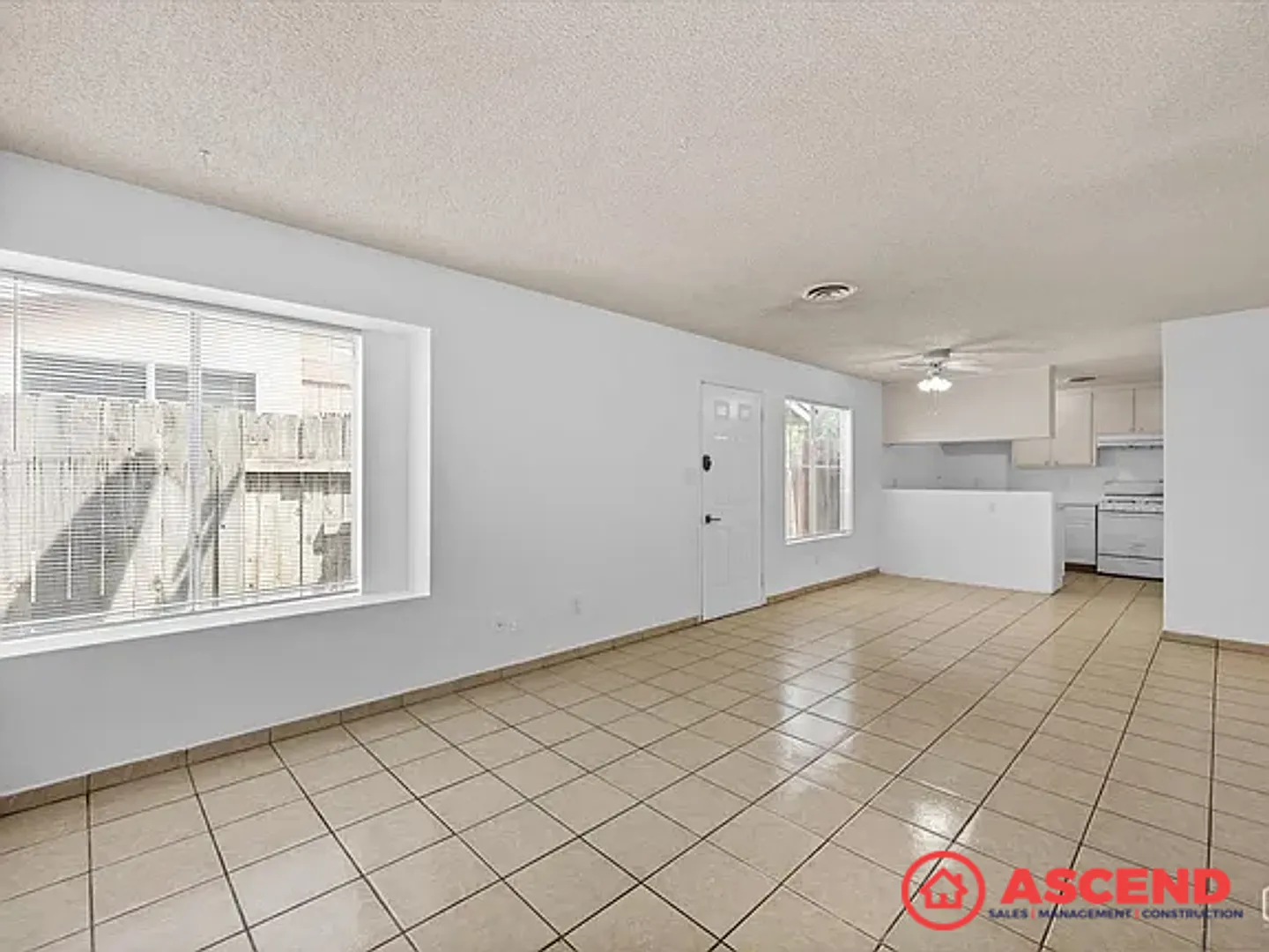 205 Universe Ave — Photo 4