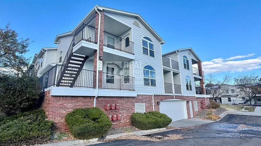 Bright & Spacious 2-Bedroom Condo with Mountain Views in Lakewood Vista! — Photo 1