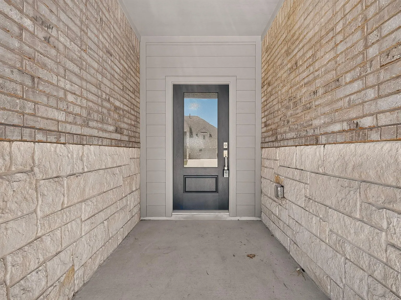 4 bed, 3.0 bath, 2207 sqft, $2,499 — Photo 3