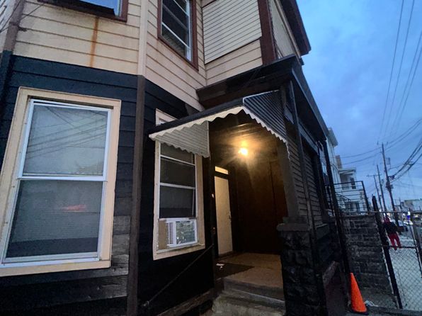 760 E 18th St FLOOR 2