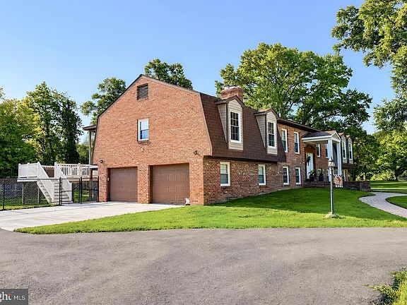 5th image of 5935 River Rd