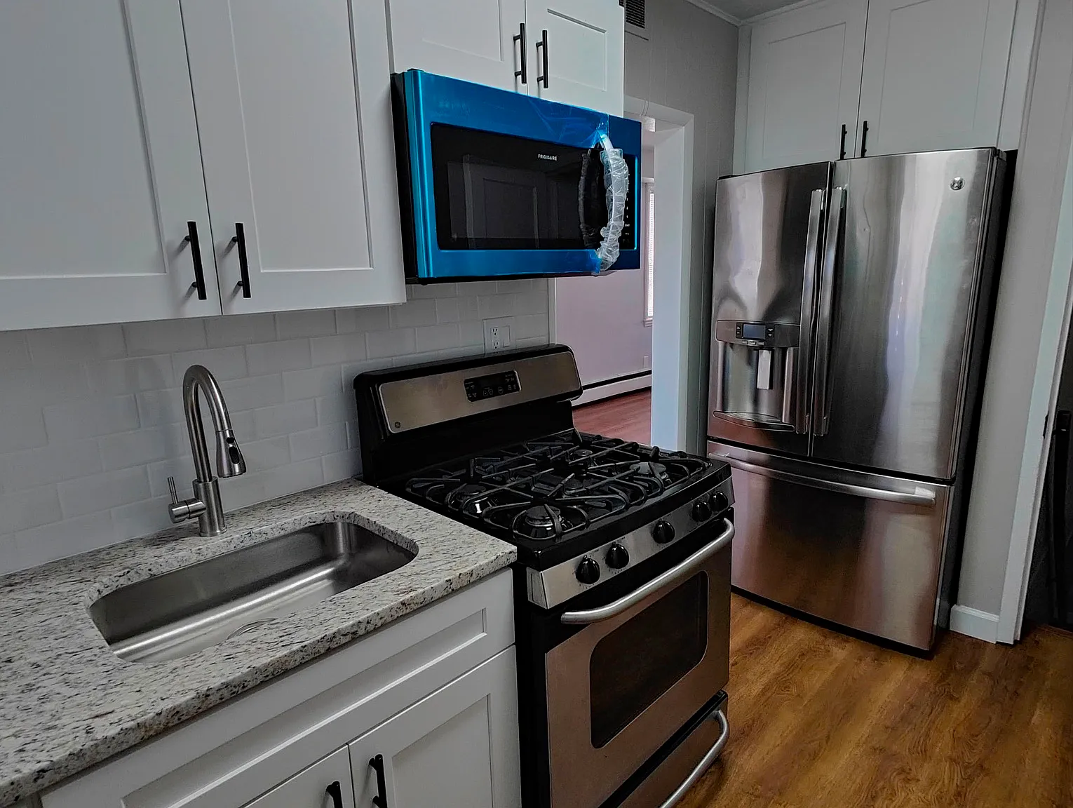 4 bed, 1.5 bath, 1240 sqft, $2,399 — Photo 3