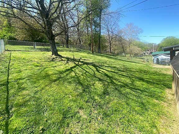 3rd image of 509 Middletown Ave
