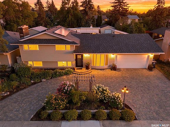 2nd image of 273 Carleton Drive