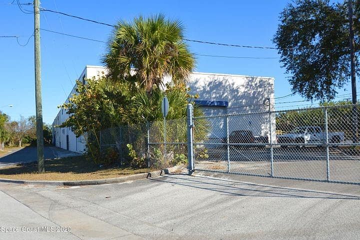 1st image of 440 Railroad Ave