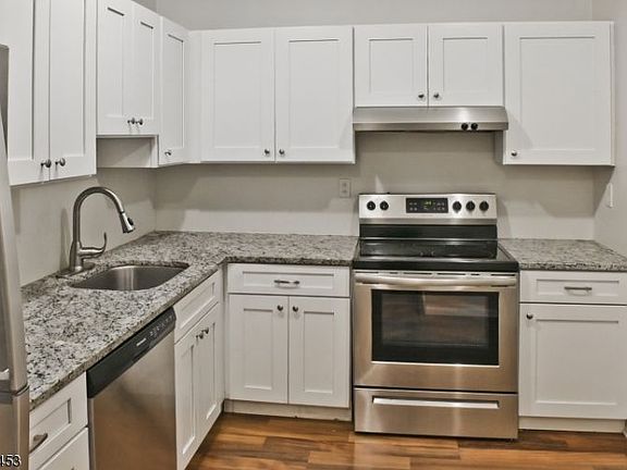 2nd image of 124 E Main St APT 304