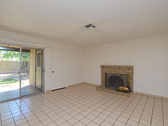 4th image of 4107 E Windrose Dr