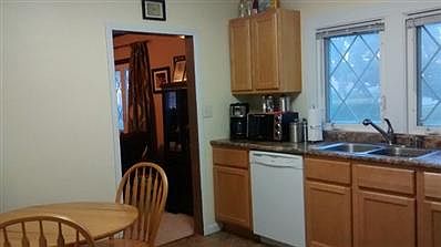 5th image of 114 N Mason St