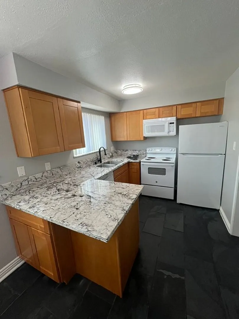 Parkside Townhomes — Photo 2