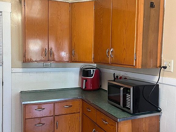 3rd image of 451 453 Philadelphia Street 450 #452
