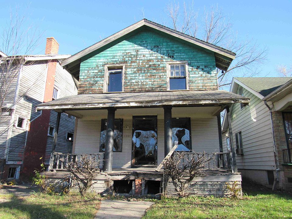 12160 Roselawn