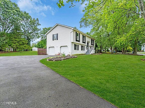 3rd image of 88 Hickory Hill Road
