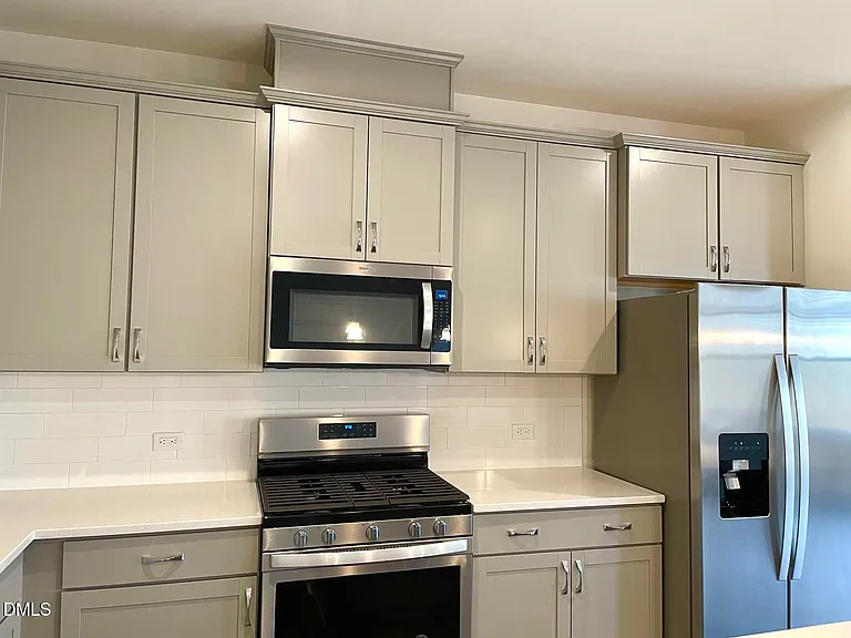 1616 Brussels Dr — Photo 3