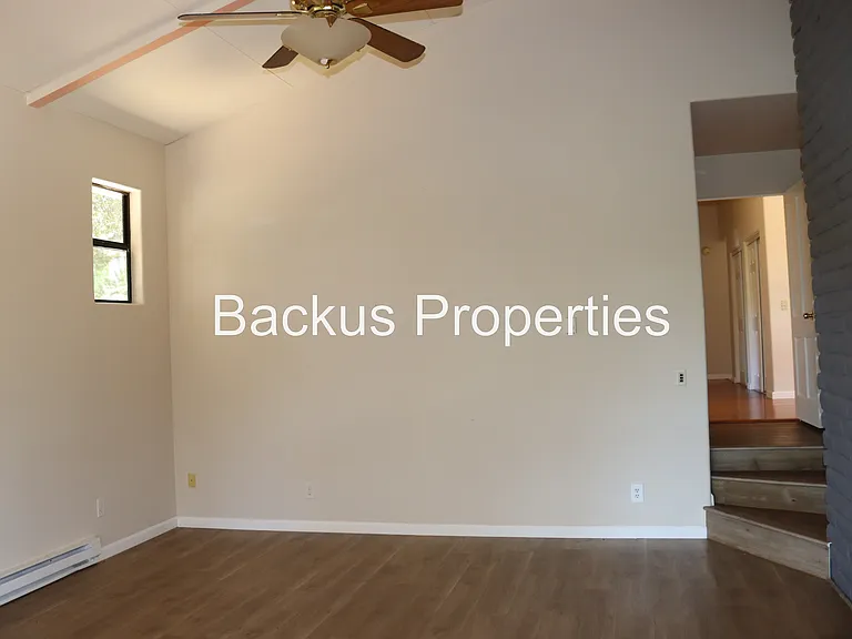 11585 McCarthy Rd — Photo 8