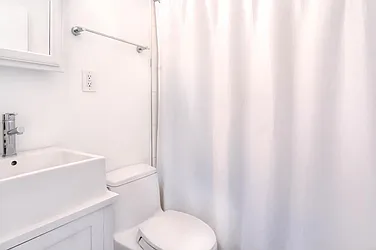 Rented by R New York