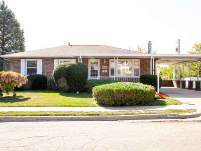 2566 Glenview Cir, Dubuque, IA, 52001