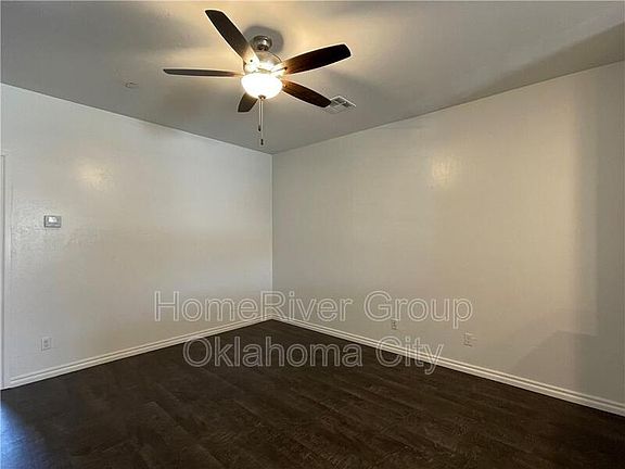 3rd image of 1008 SW 91st St