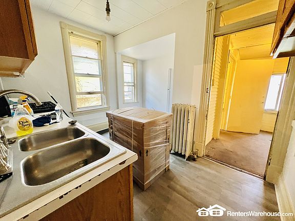 5th image of 2700 Dupont Ave S Unit 2
