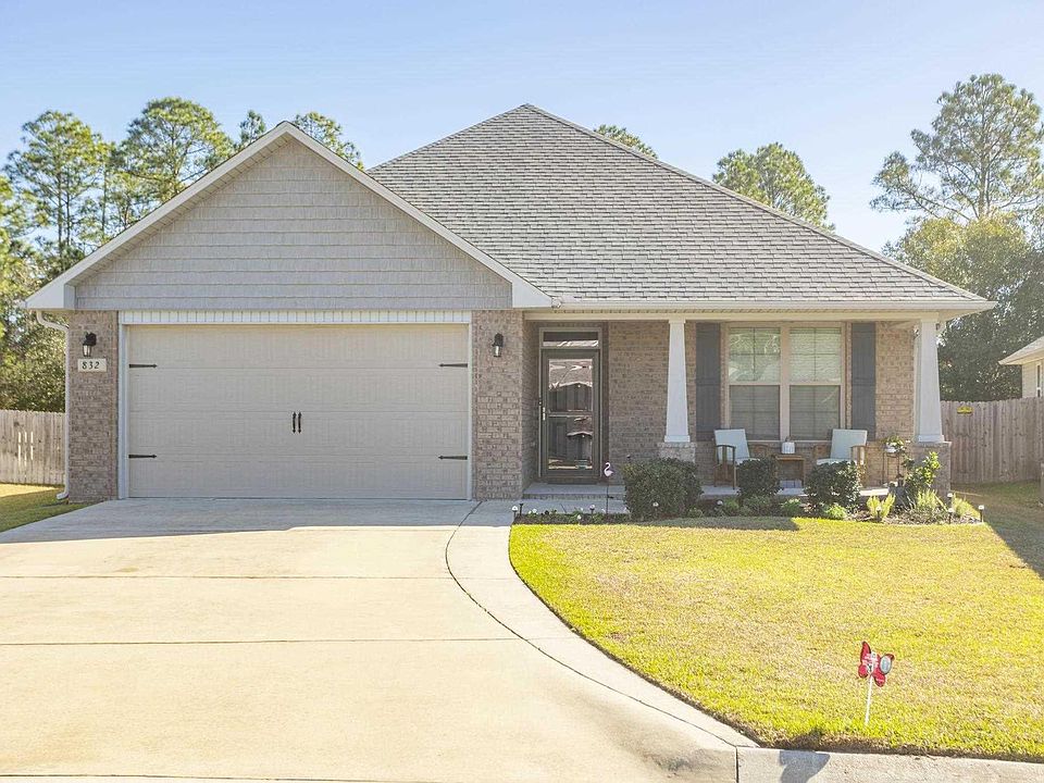 1st image of 832 Oak Aly