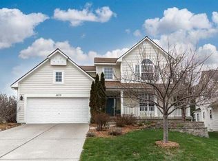 4823 N Ridgeside Cir, Ann Arbor, MI 48105