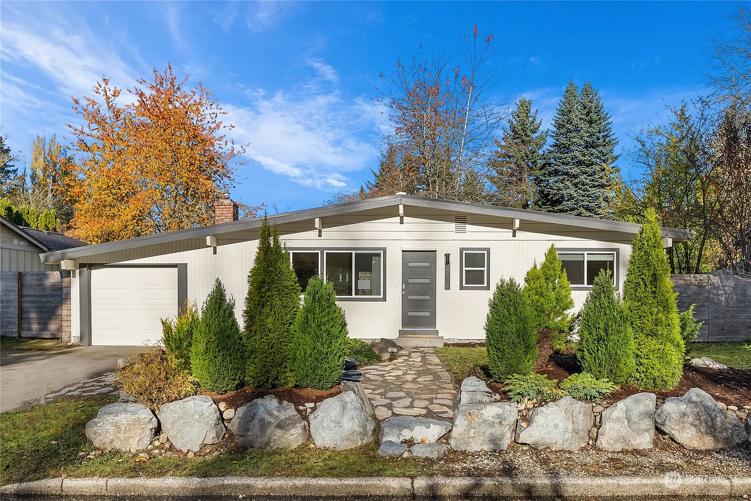 7712 NE 142nd Place photo 1