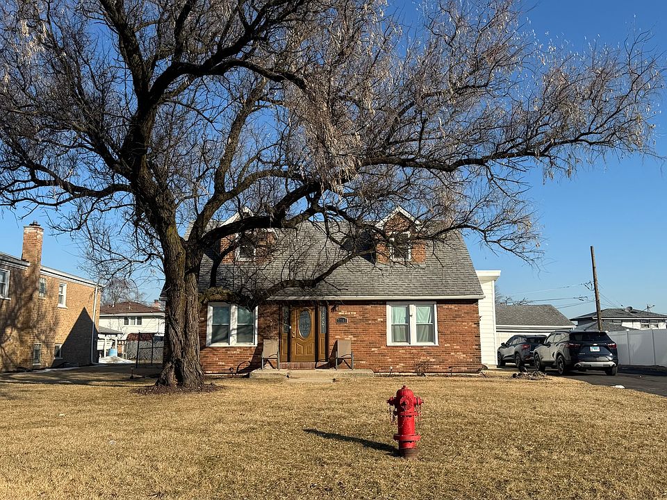 1st image of 7700 W 83rd St