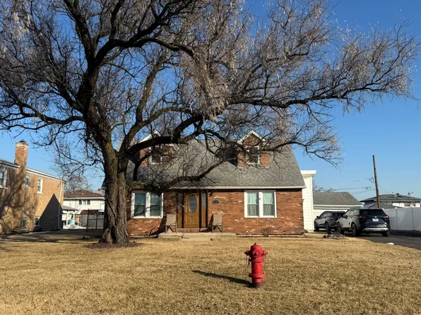 7700 W 83rd St, Bridgeview, IL 60455