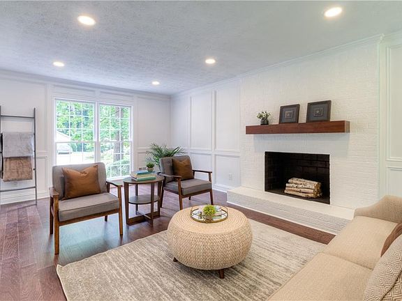3rd image of 3940 Pleasant Shade Dr