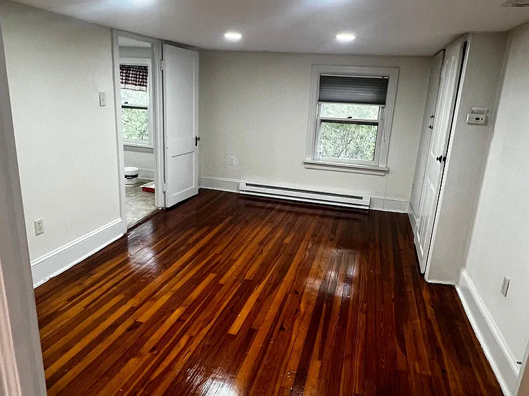 119 W Maple Ave #3 — Photo 3