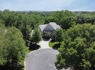 10307 Bucks Way, Eden Prairie, MN 55347