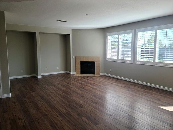 5th image of 13825 Jackson St
