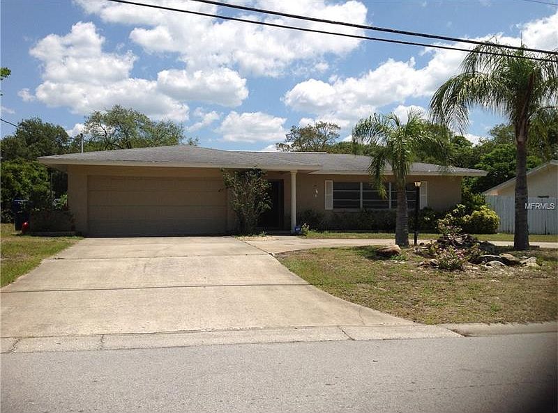1st image of 101 Oak Bluff Dr