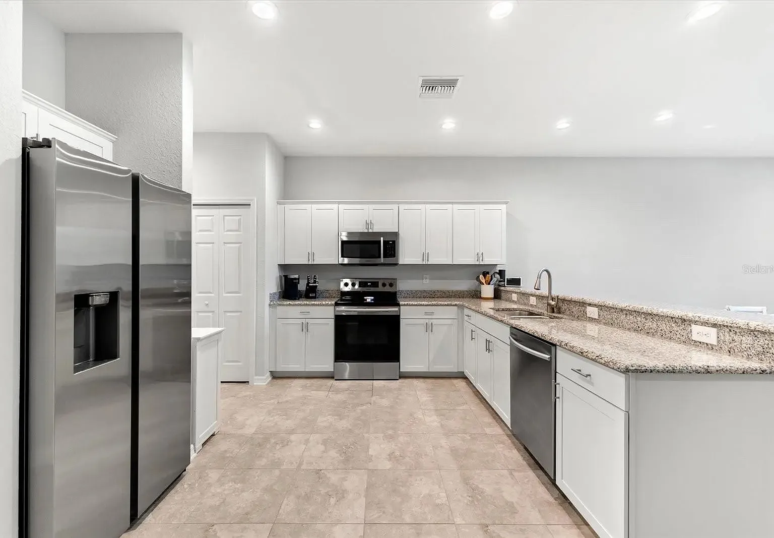 3 bed, 2.5 bath, 1750 sqft, $2,500 — Photo 3