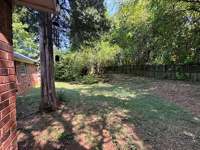 6717 W Friendly Ave — Photo 20