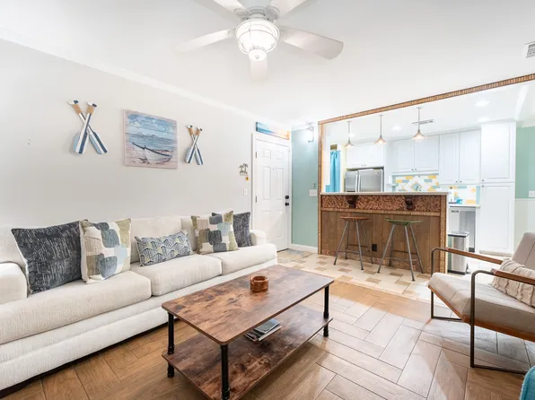 850 Mallery St APT W3, St Simons Island, GA 31522