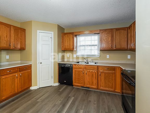 5th image of 1593 Cedar Springs Cir
