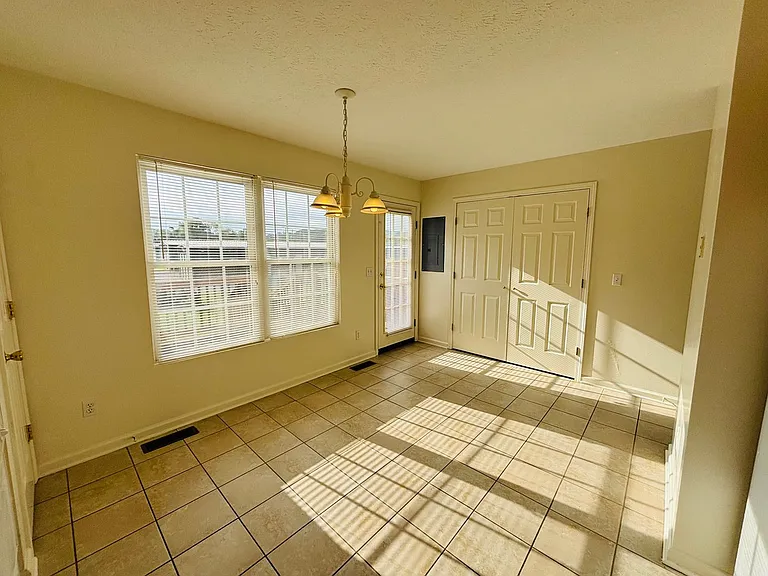 724 Park St — Photo 5